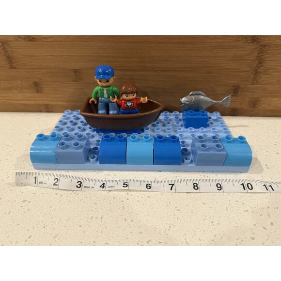 Lego Duplo Fishing Scene Boat Fish 2 Figures Lot Of 14 - Picture 4 of 6